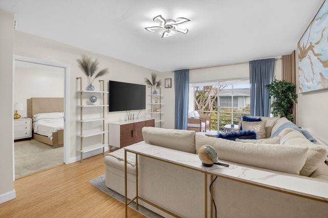 2340 SW 22nd Avenue 312, Delray Beach, FL 33445