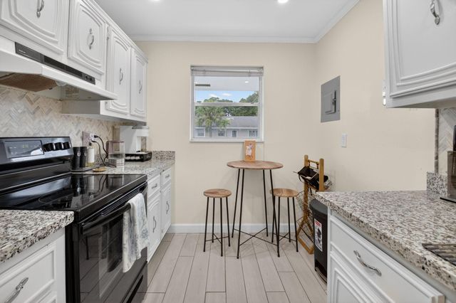 2340 SW 22nd Avenue 312, Delray Beach, FL 33445