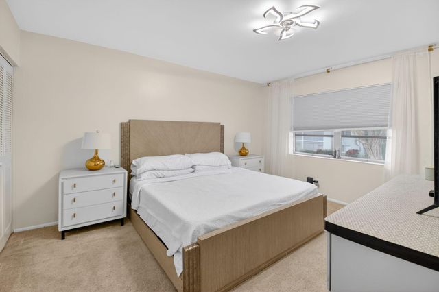 2340 SW 22nd Avenue 312, Delray Beach, FL 33445