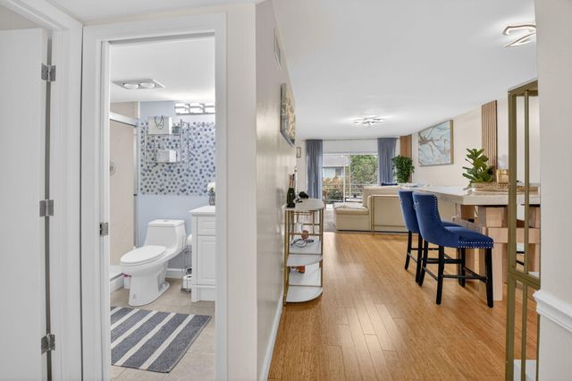 2340 SW 22nd Avenue 312, Delray Beach, FL 33445