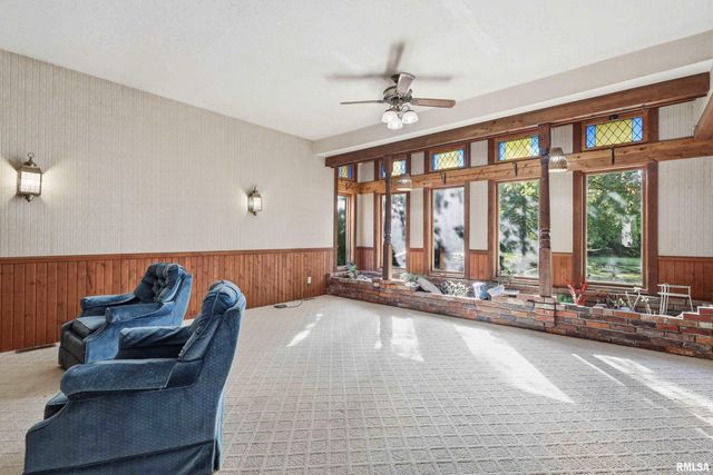 1322 27TH Avenue, Moline, IL 61265