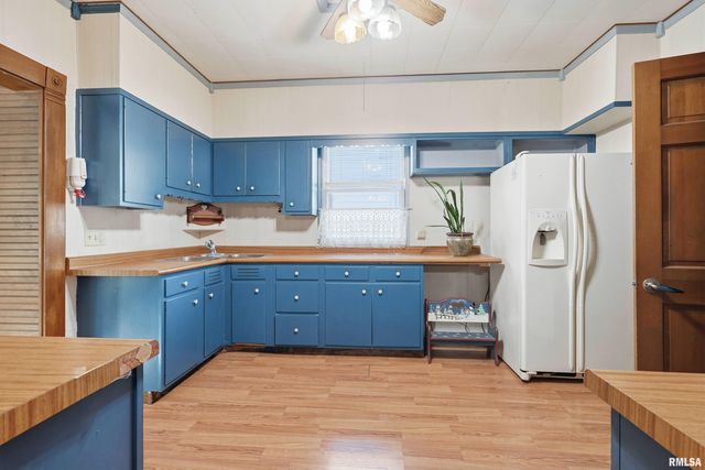 1322 27TH Avenue, Moline, IL 61265