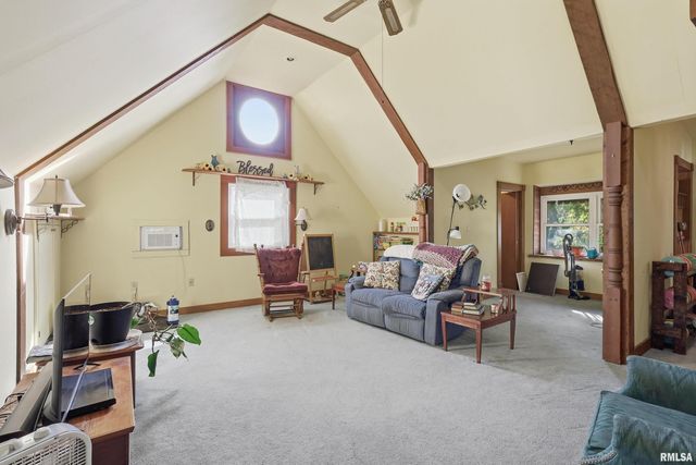 1322 27TH Avenue, Moline, IL 61265