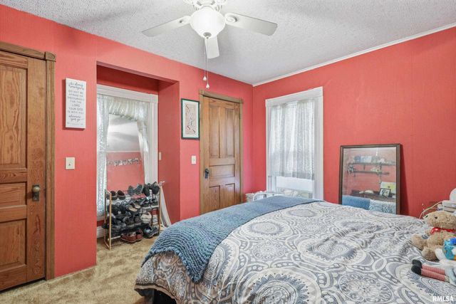 1322 27TH Avenue, Moline, IL 61265