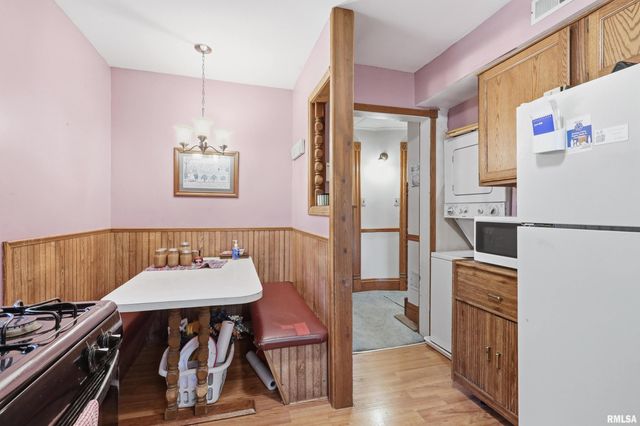 1322 27TH Avenue, Moline, IL 61265