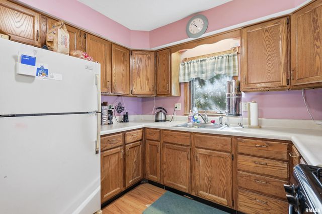 1322 27TH Avenue, Moline, IL 61265