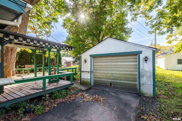 1322 27TH Avenue, Moline, IL 61265