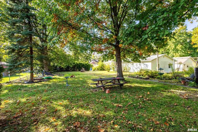 1322 27TH Avenue, Moline, IL 61265