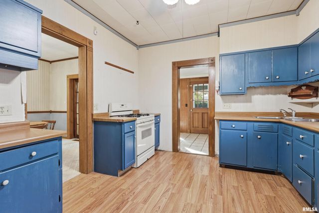 1322 27TH Avenue, Moline, IL 61265