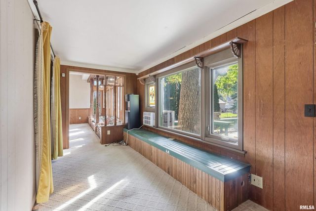 1322 27TH Avenue, Moline, IL 61265