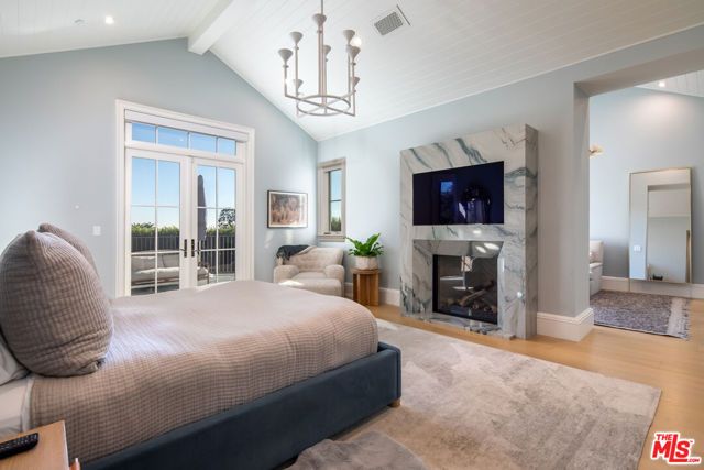1580 Sorrento Drive, Pacific Palisades (los Angeles), CA 90272
