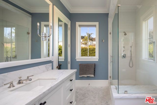 1580 Sorrento Drive, Pacific Palisades (los Angeles), CA 90272