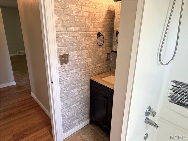 17042 Manchester Road, Wildwood, MO 63040