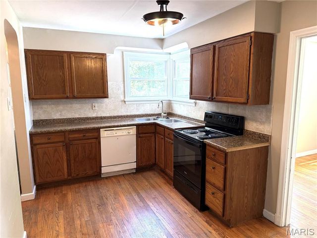 17042 Manchester Road, Wildwood, MO 63040
