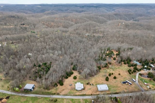 2340 Turkeytown Rd, Hilham, TN 38568