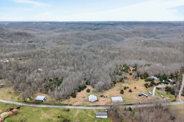 2340 Turkeytown Rd, Hilham, TN 38568