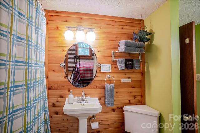 2506 Anders Drive, Hendersonville, NC 28791