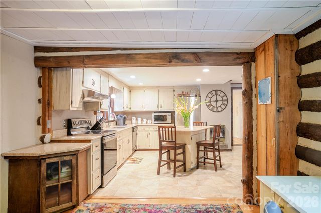 2506 Anders Drive, Hendersonville, NC 28791