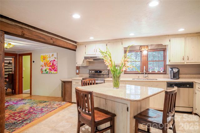 2506 Anders Drive, Hendersonville, NC 28791