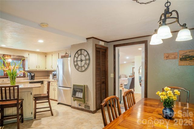 2506 Anders Drive, Hendersonville, NC 28791