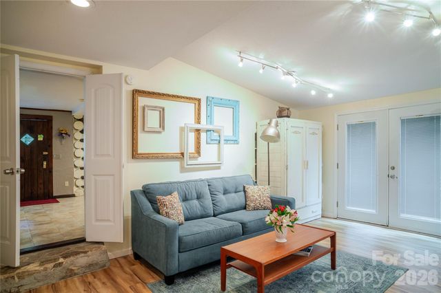 2506 Anders Drive, Hendersonville, NC 28791