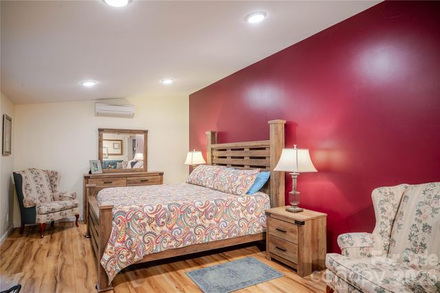 2506 Anders Drive, Hendersonville, NC 28791