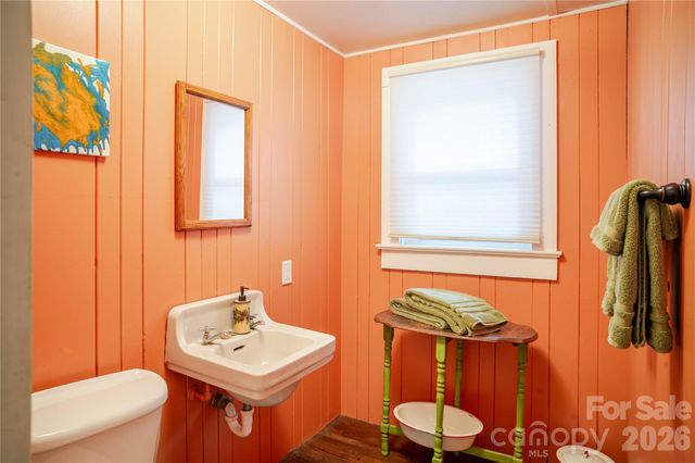 2506 Anders Drive, Hendersonville, NC 28791