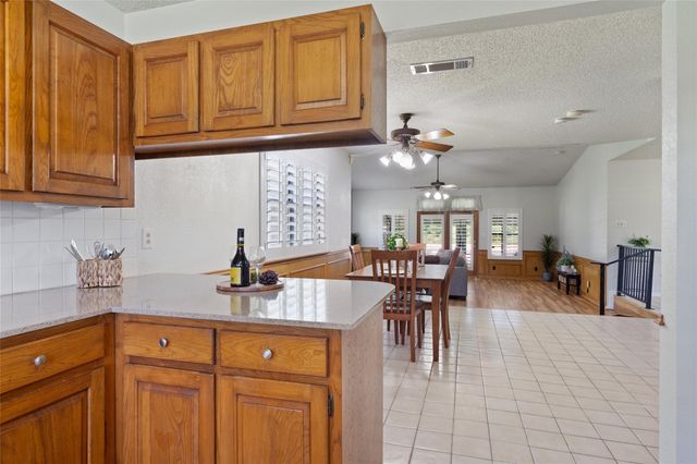 6448 River Oaks DR, Kingsland, TX 78639