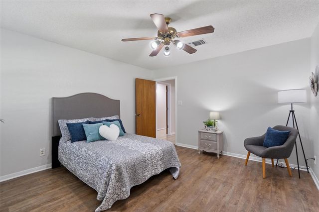 6448 River Oaks DR, Kingsland, TX 78639