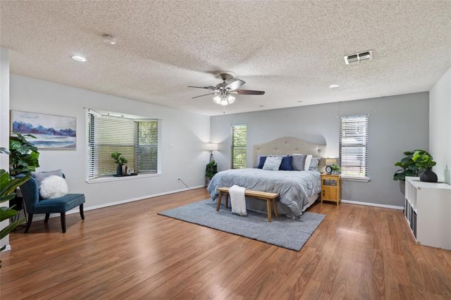 6448 River Oaks DR, Kingsland, TX 78639