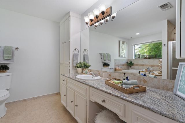 6448 River Oaks DR, Kingsland, TX 78639