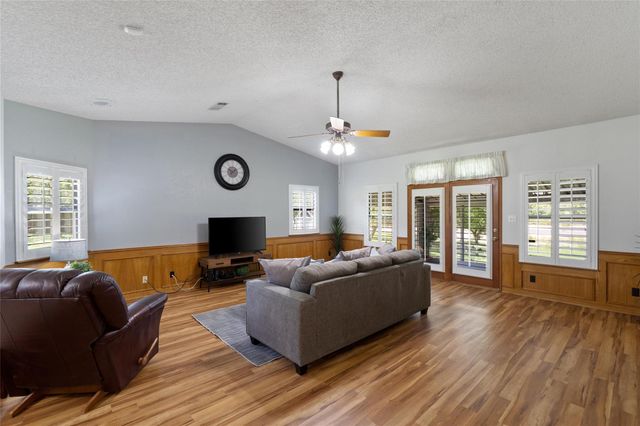 6448 River Oaks DR, Kingsland, TX 78639