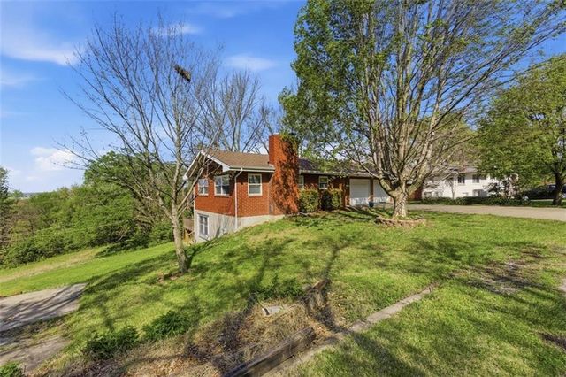 3232 N Forest Avenue, Kansas City, MO 64116