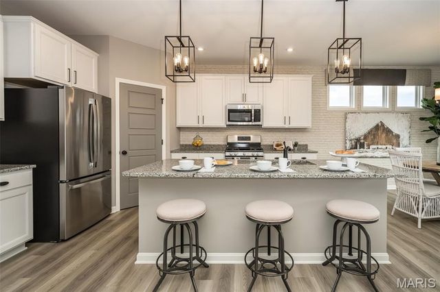 3043 Eagle Branch Circle, St Paul, MO 63366