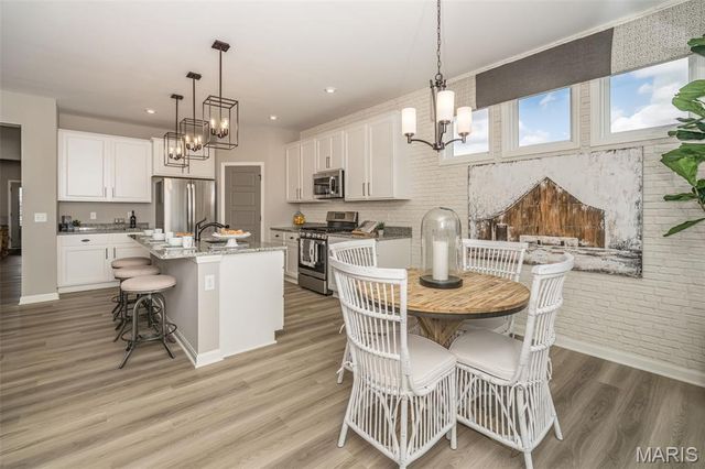 3043 Eagle Branch Circle, St Paul, MO 63366