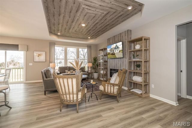 3043 Eagle Branch Circle, St Paul, MO 63366