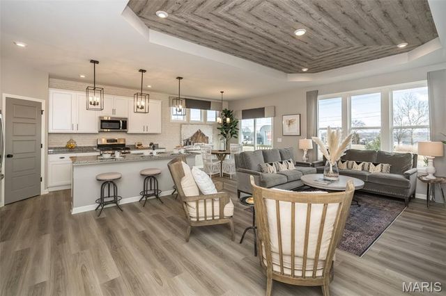 3043 Eagle Branch Circle, St Paul, MO 63366