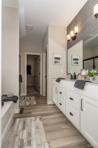 3043 Eagle Branch Circle, St Paul, MO 63366