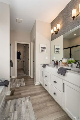 3043 Eagle Branch Circle, St Paul, MO 63366