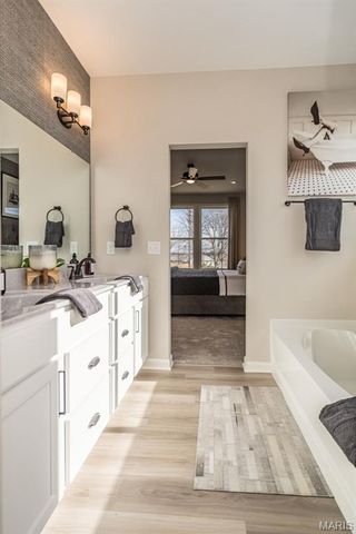 3043 Eagle Branch Circle, St Paul, MO 63366