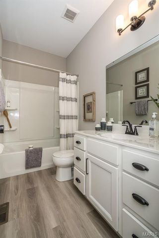 3043 Eagle Branch Circle, St Paul, MO 63366