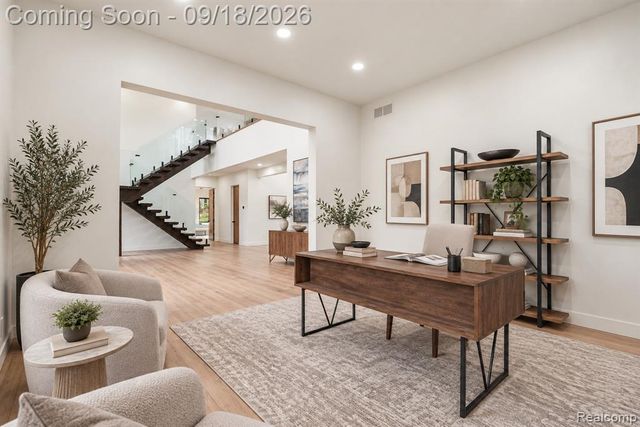 1715 Lone Pine Road, Bloomfield Hills, MI 48302