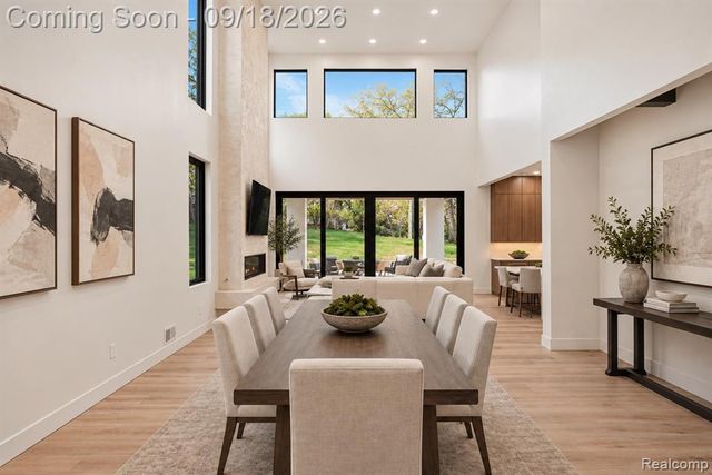 1715 Lone Pine Road, Bloomfield Hills, MI 48302