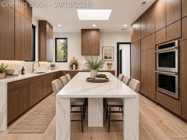 1715 Lone Pine Road, Bloomfield Hills, MI 48302
