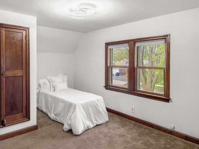 1729 W ROGERS AVENUE, Appleton, WI 54914