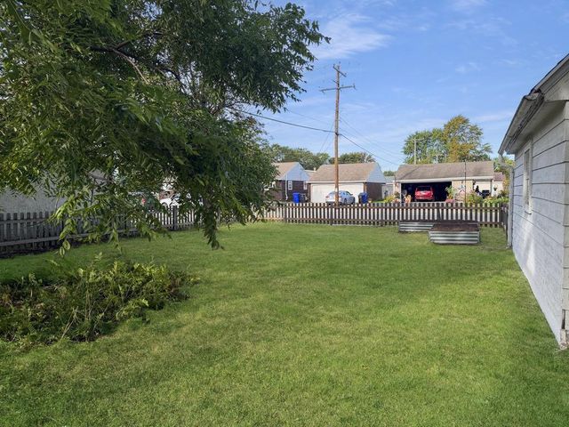 1729 W ROGERS AVENUE, Appleton, WI 54914