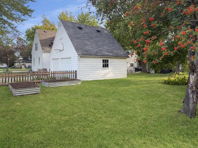1729 W ROGERS AVENUE, Appleton, WI 54914
