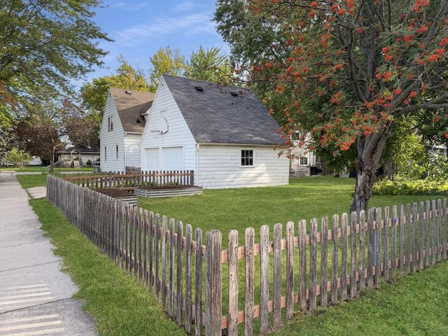 1729 W ROGERS AVENUE, Appleton, WI 54914