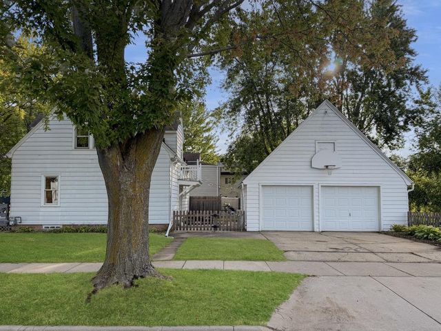 1729 W ROGERS AVENUE, Appleton, WI 54914