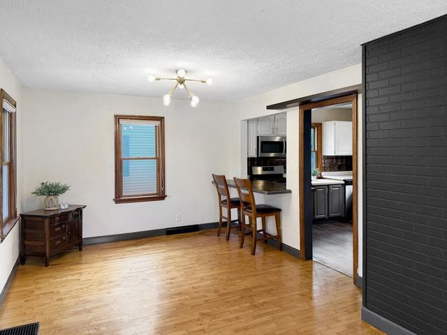 1729 W ROGERS AVENUE, Appleton, WI 54914